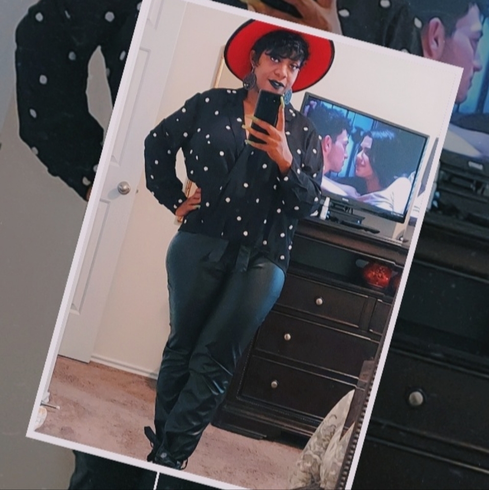 Meet your Posher, Ms. Amber
